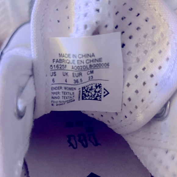 NWOB CHUCK TAYLOR ALL STAR WHITE CONVERSE 🌸 - Picture 7 of 7